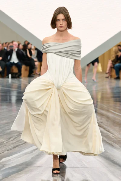 Look 26